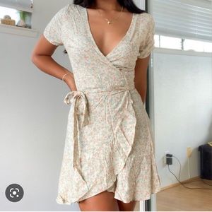 Audrey 3+1 Short Wrap Dress ditsy geo floral pattern V neck min lightweight SZ M